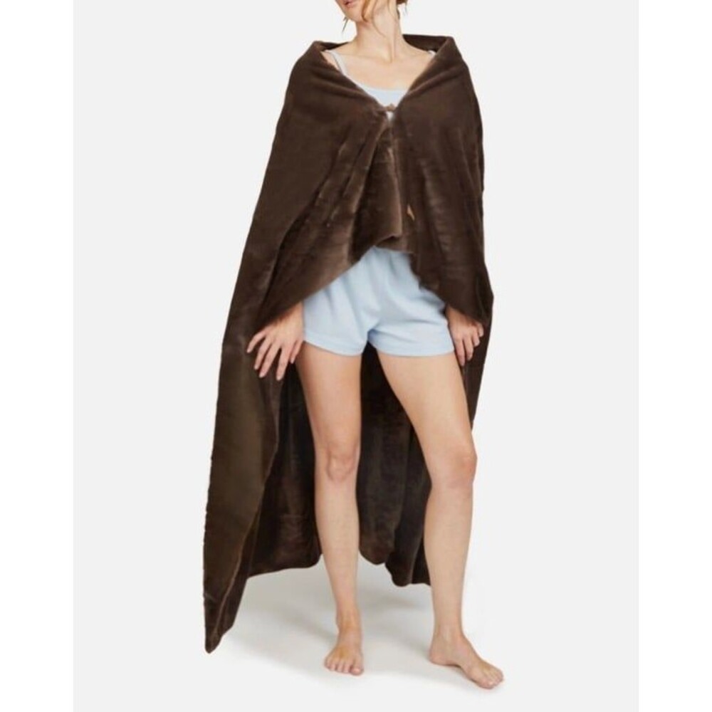 UNHIDE Unhide Lil’ Marsh Blanket in CHOCOLATE BROWN, 50 x 60 NEW RV: $89